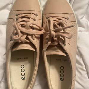 Never worn blush leather Ecco sneakers, size 9
